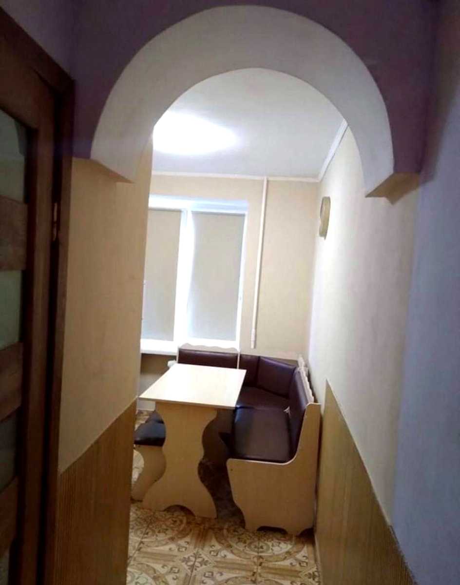 1877744798918985