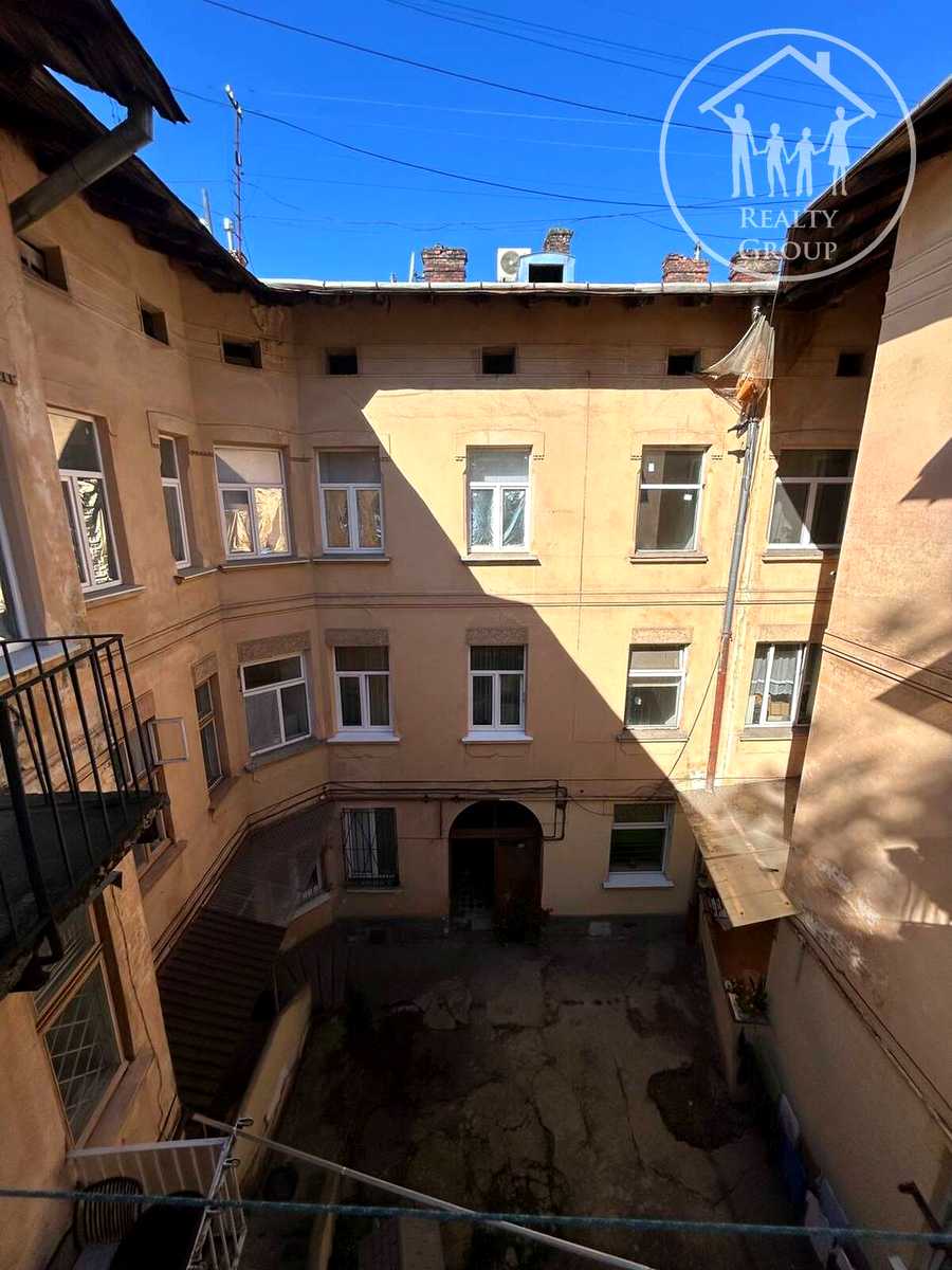 1877745205470824