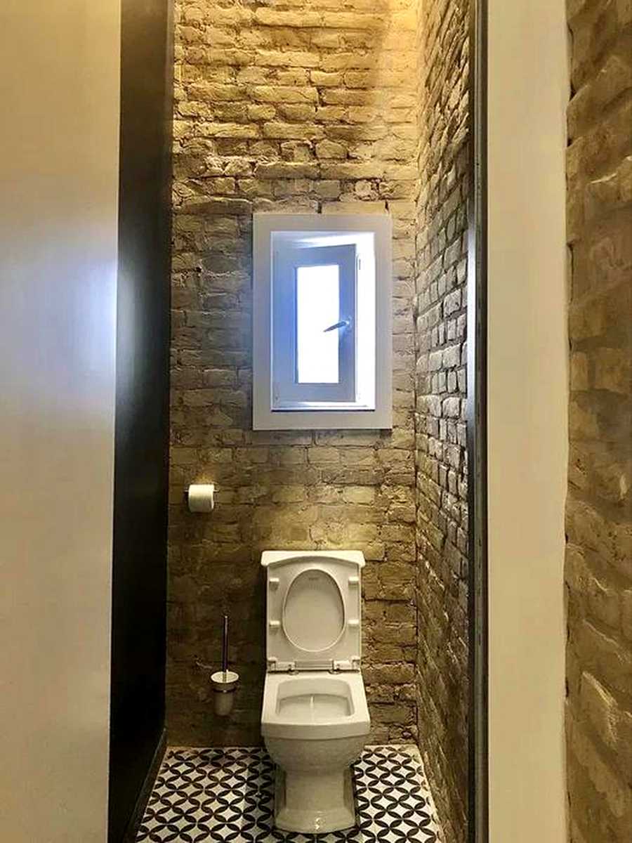 1877745242853329