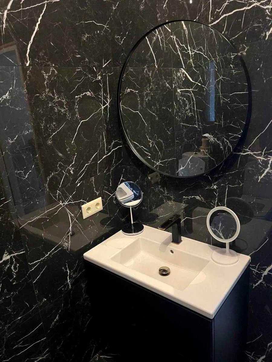 1877745304030923