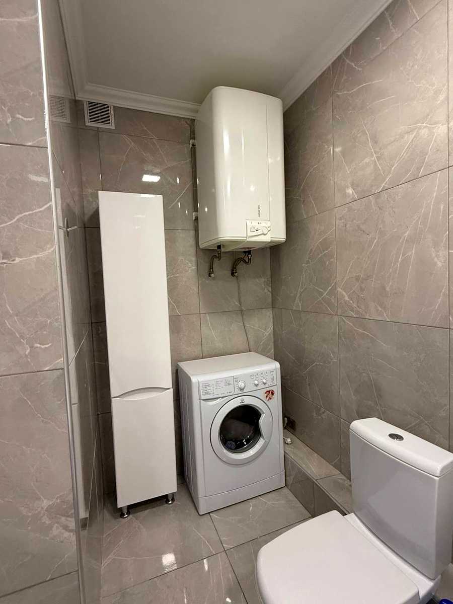 1877745684243879