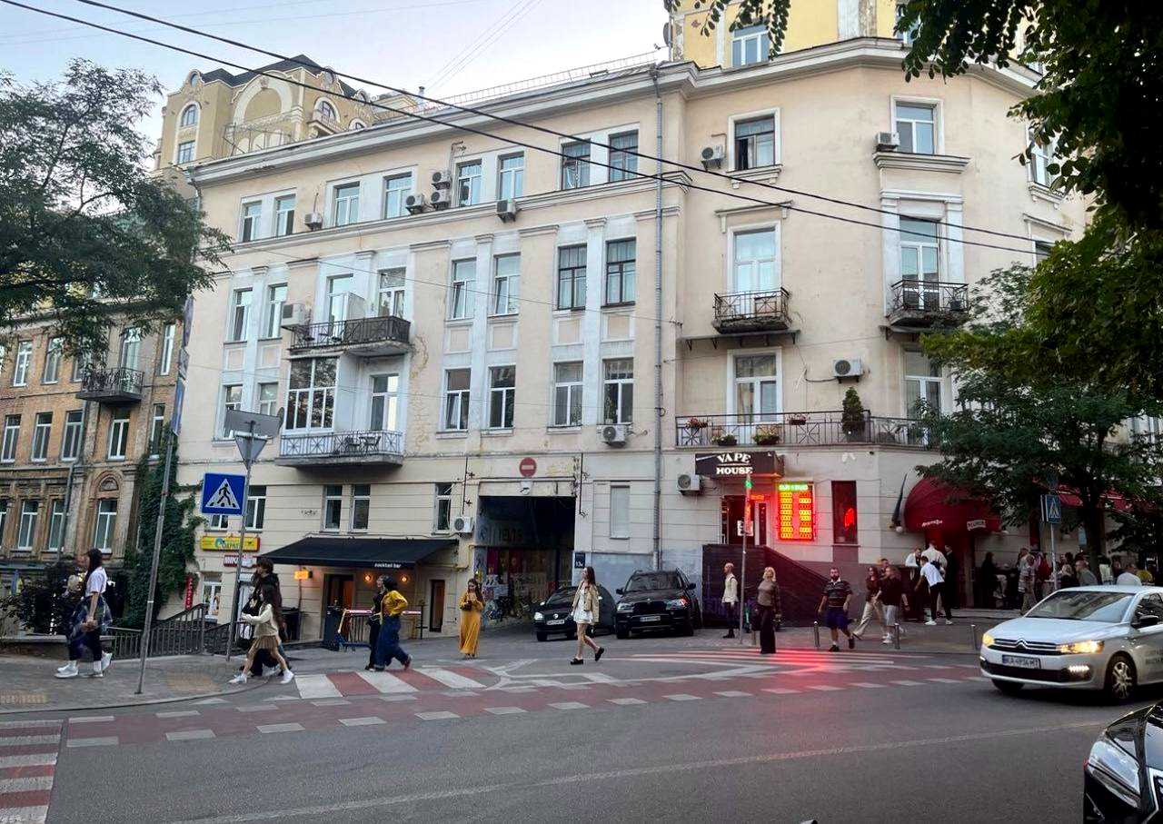 1877746431194882