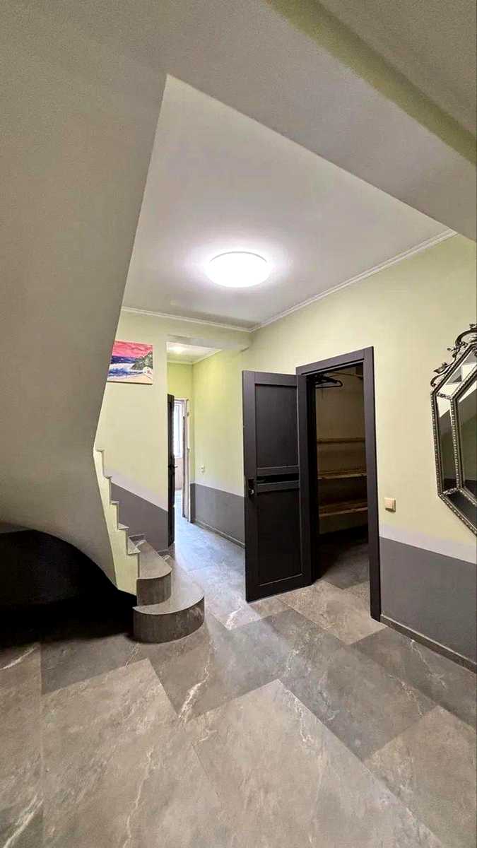 1877746469557250