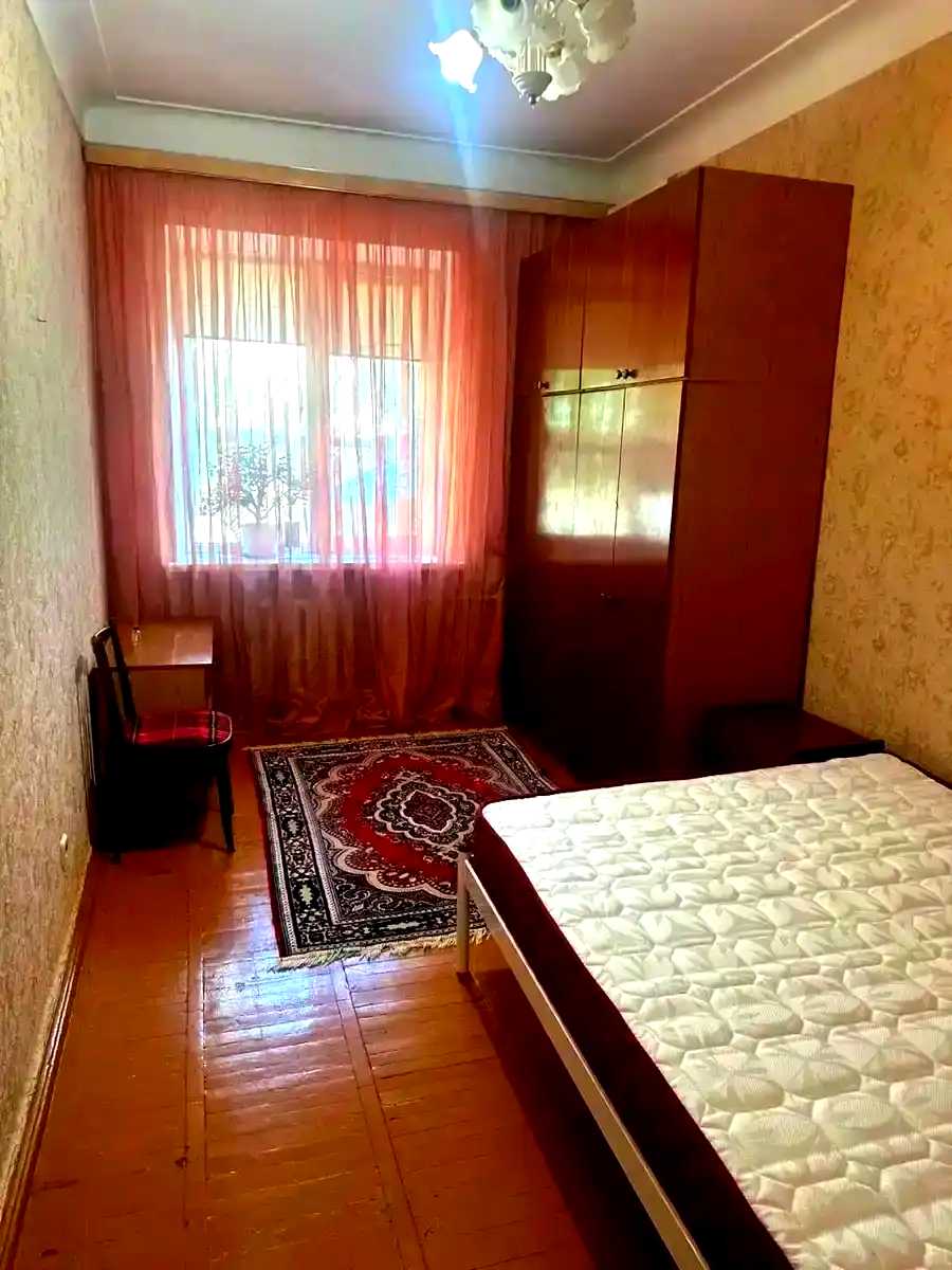 1877746760605352