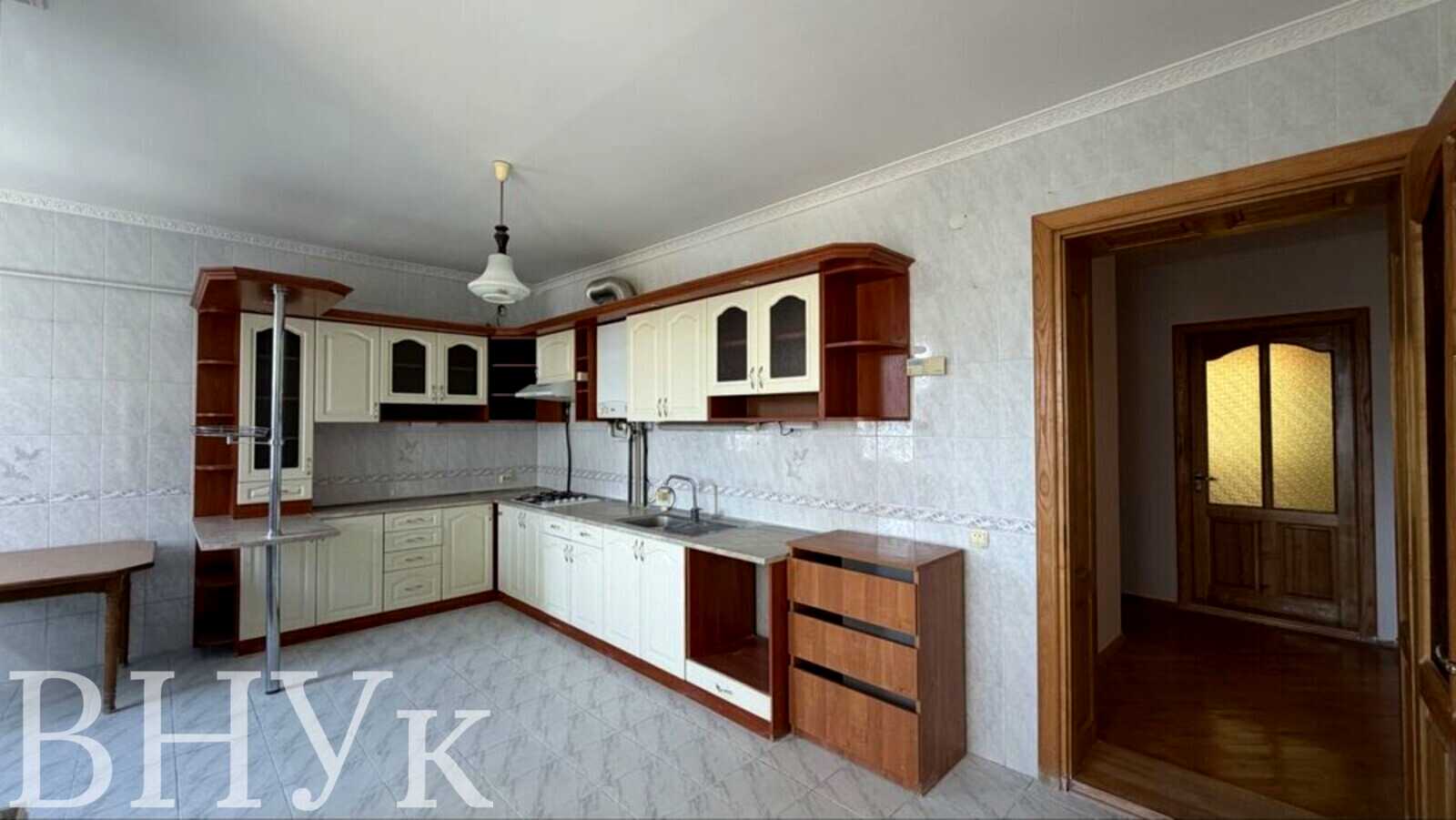1877747156035653