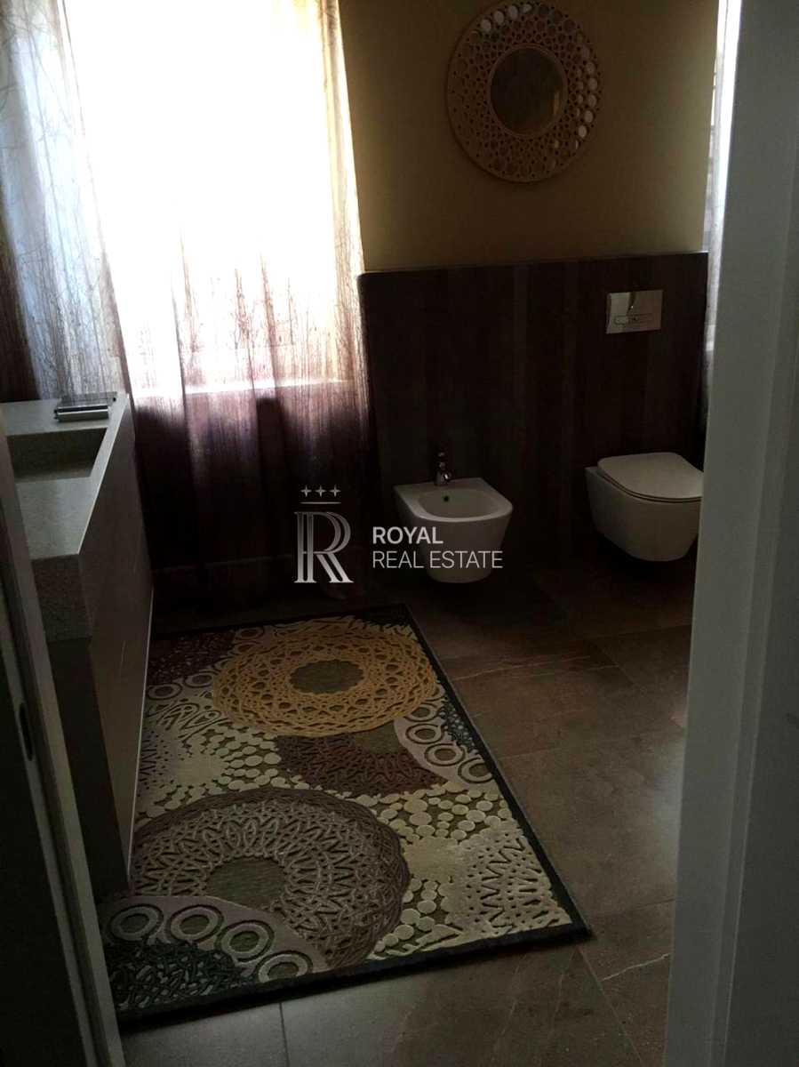 1877748363775088