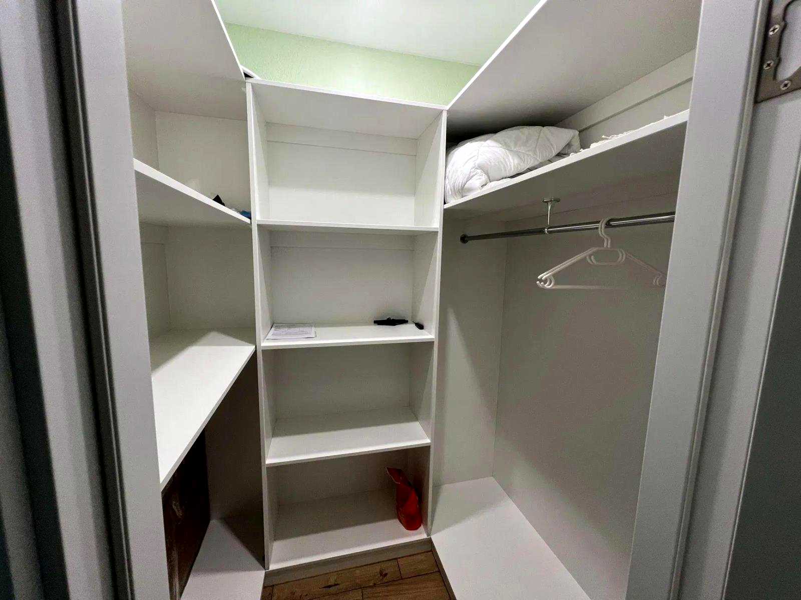 1877749390715711