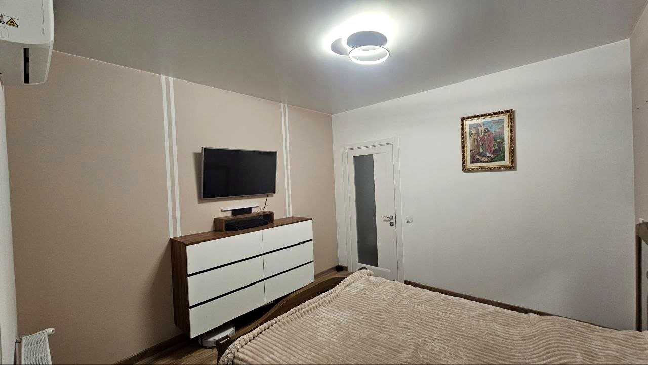 1877749845479209