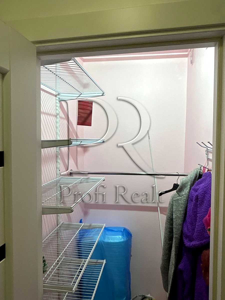 1877751440942467