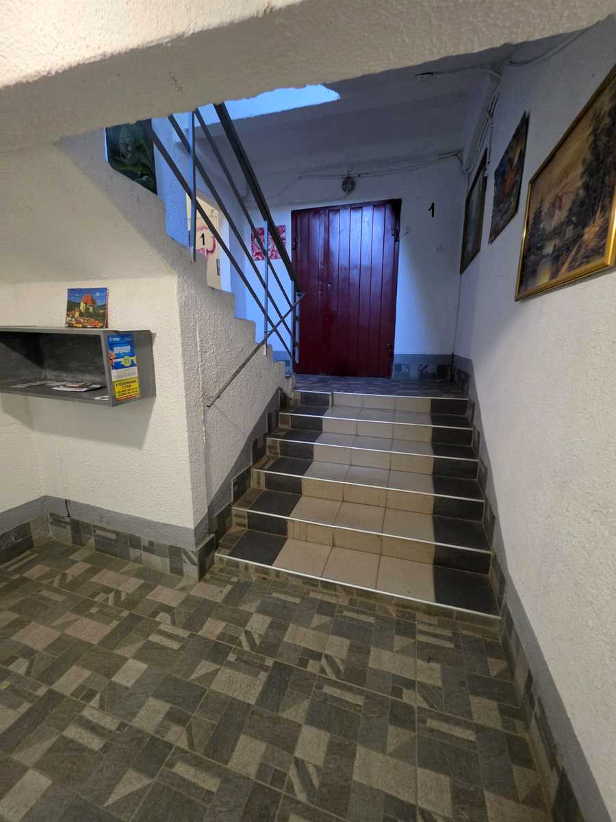 1877754036087505