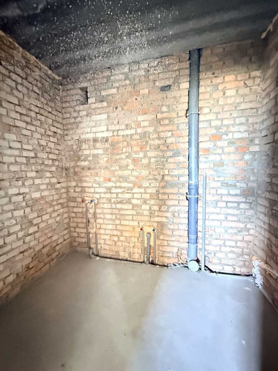 1877755921106577