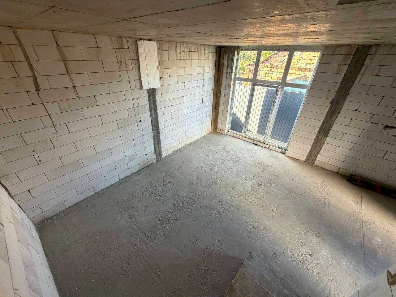 1877756570349450