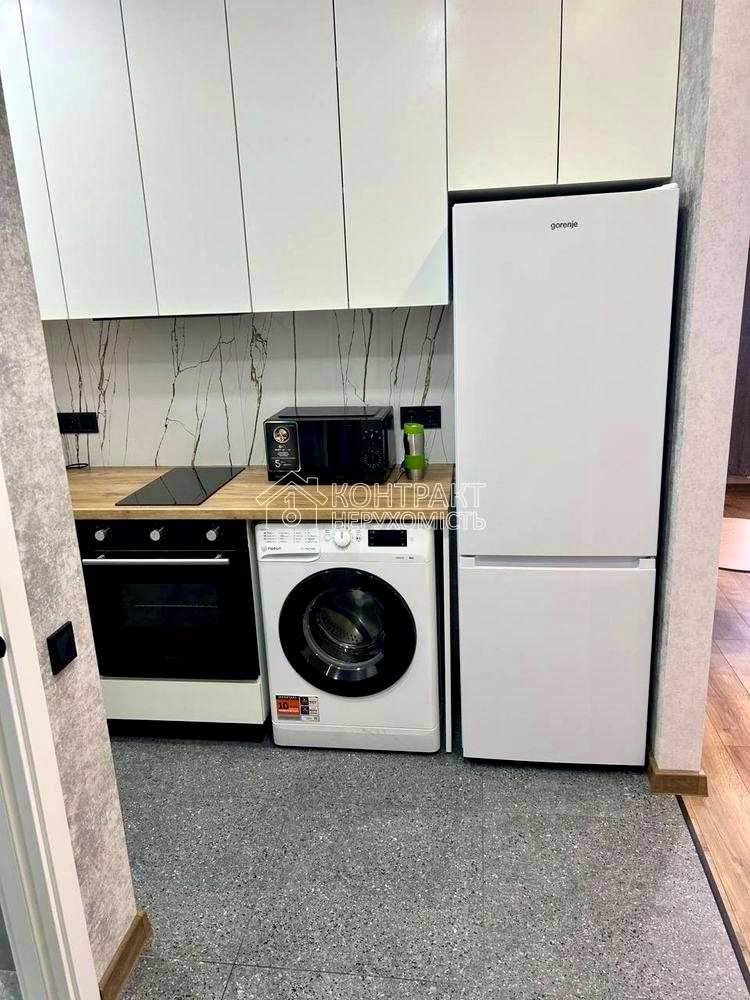 1877756717331929