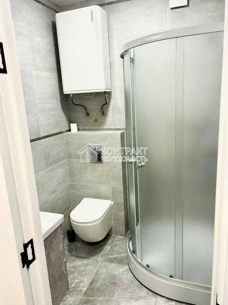 1877756718227431