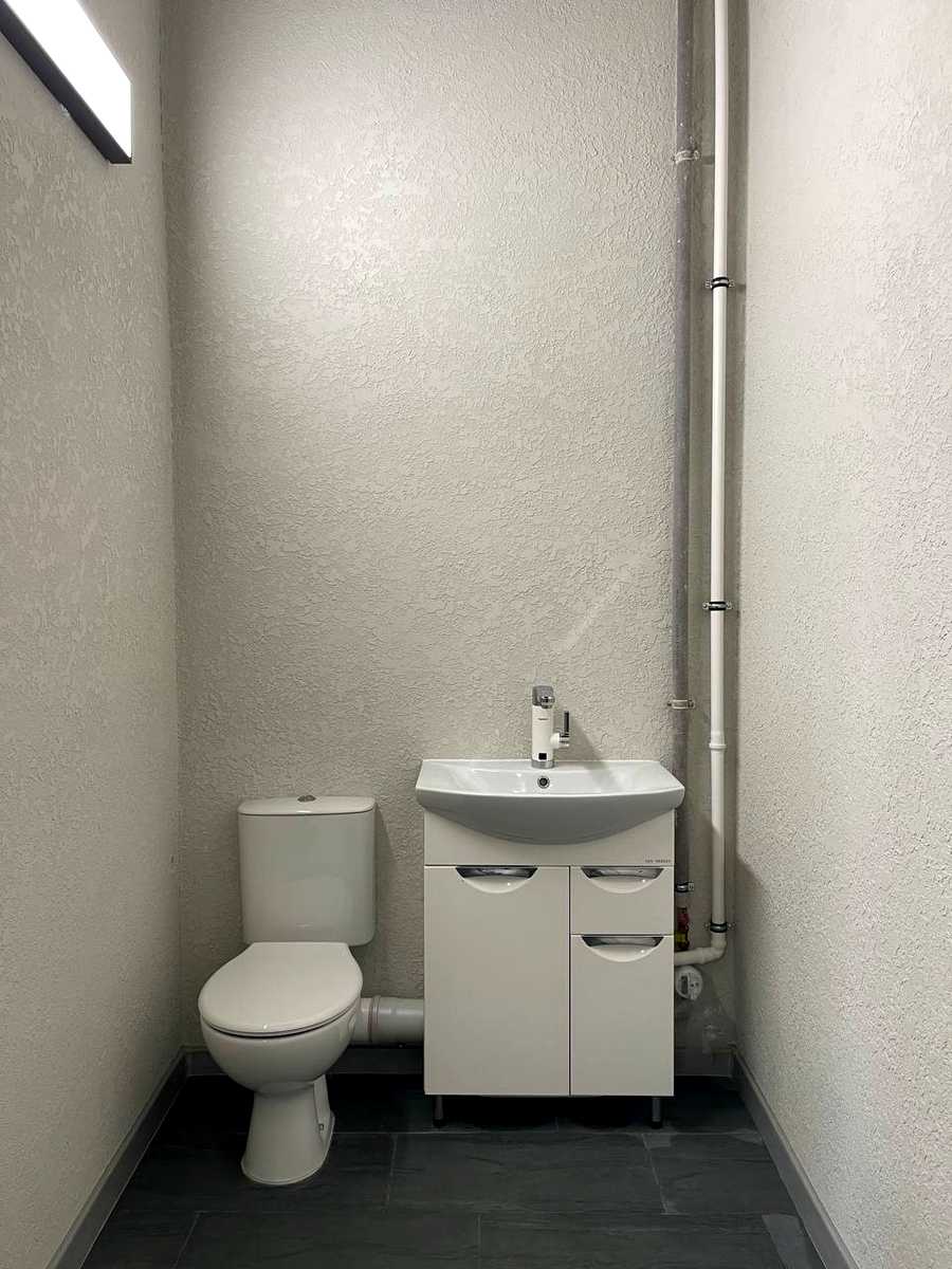 1877757092677981