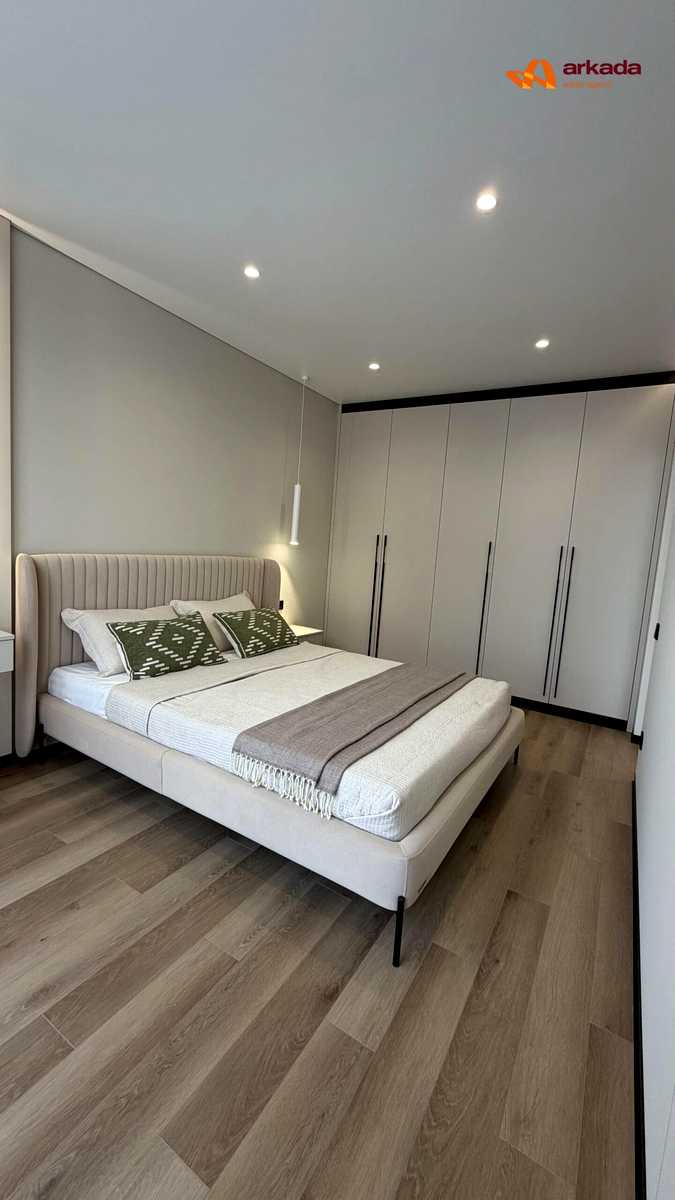 1877757421612742