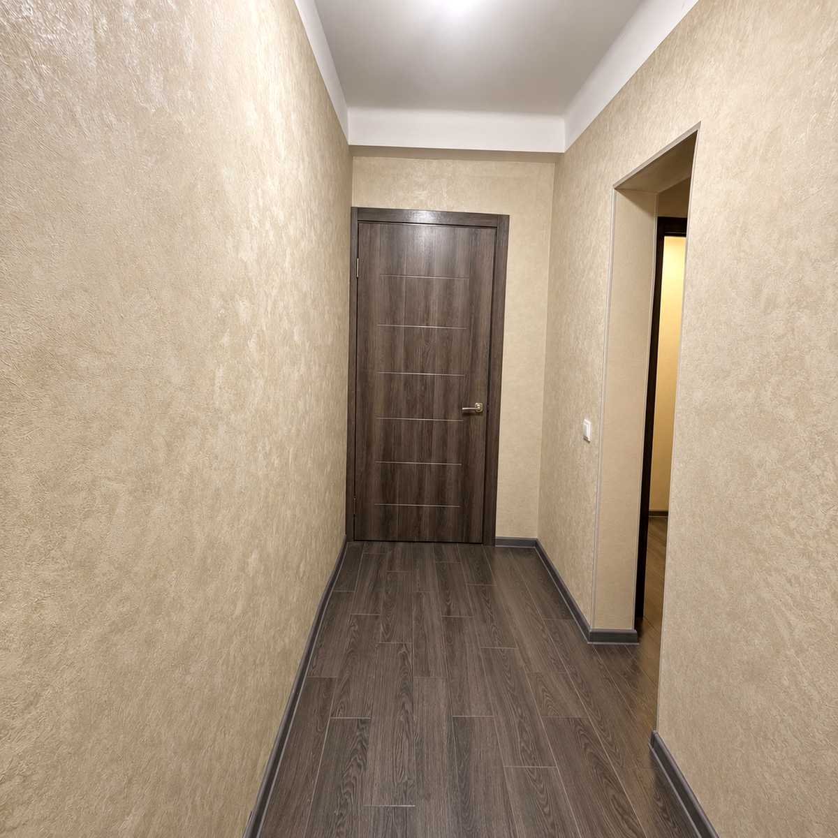 1877758239693538