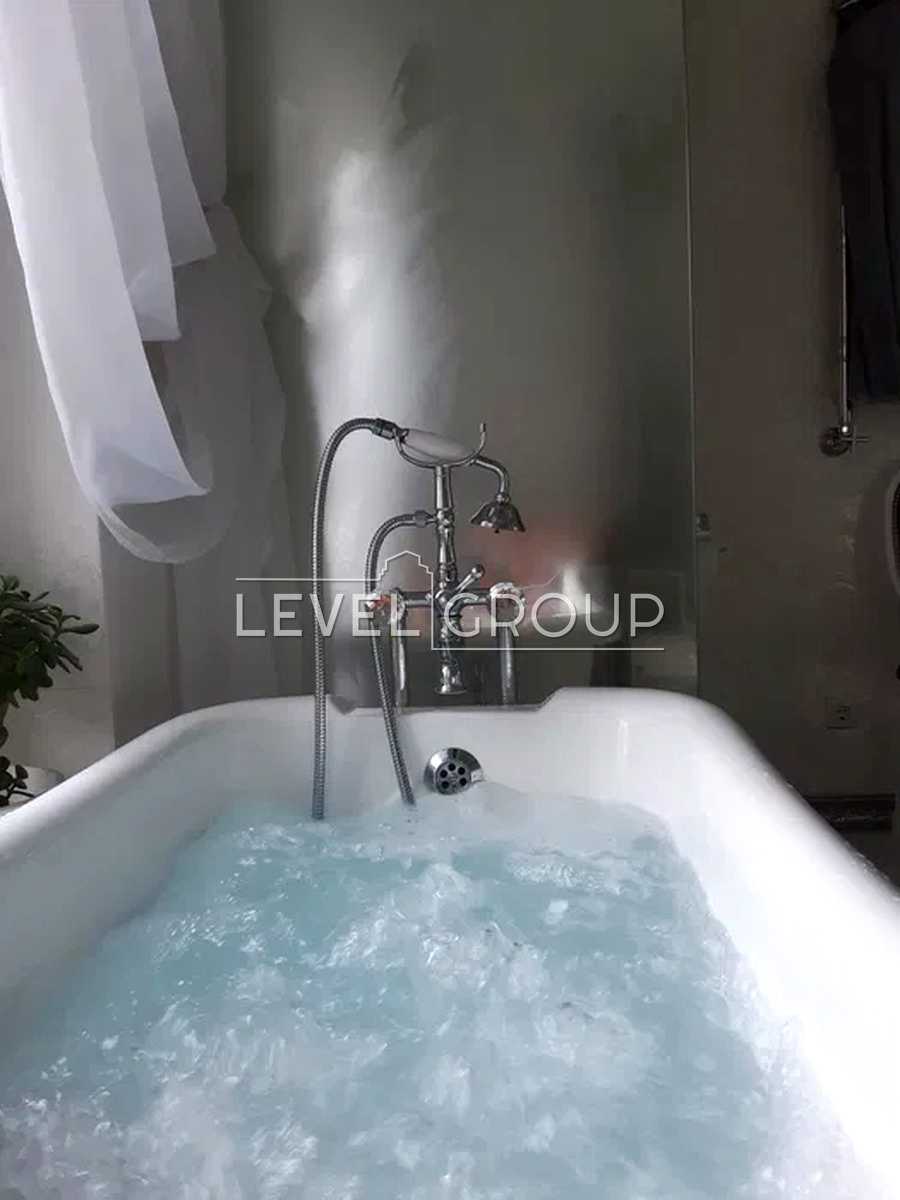 1877758440784271