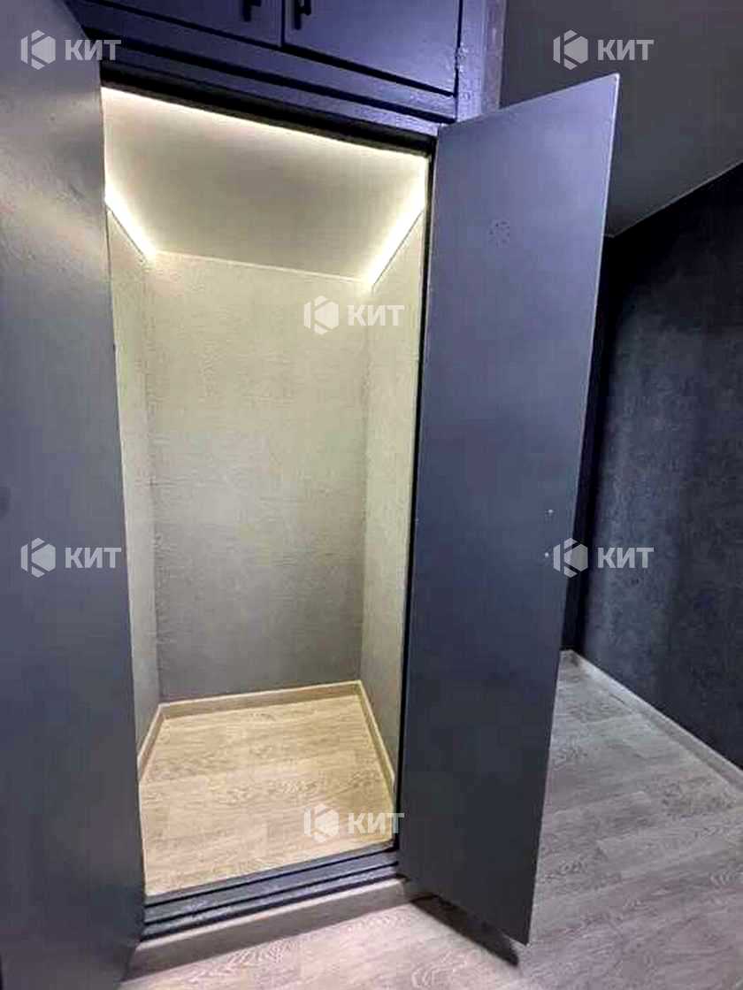 1877758485572576