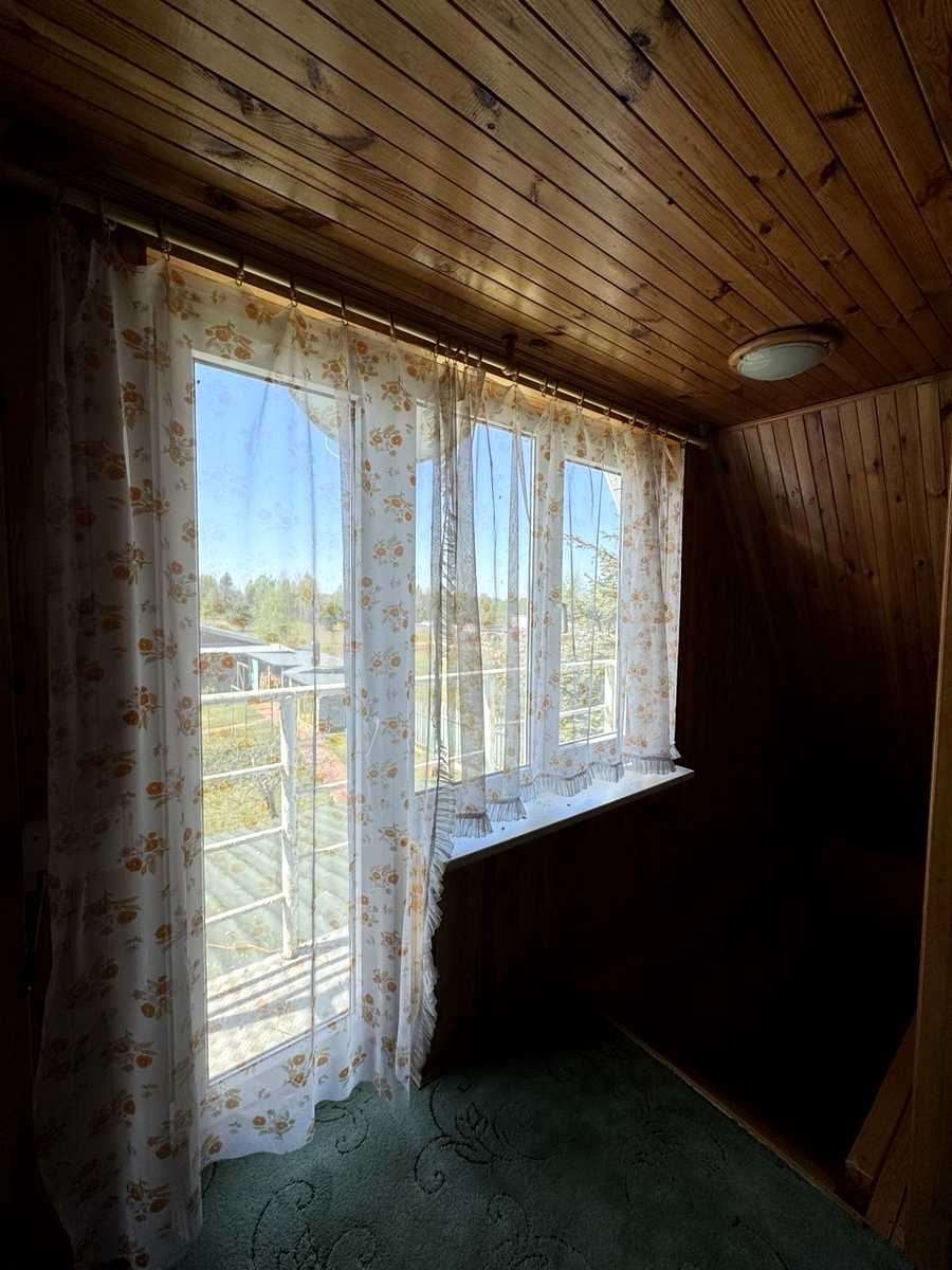 1877759426663704