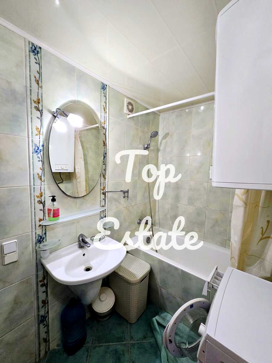 1877760556930424