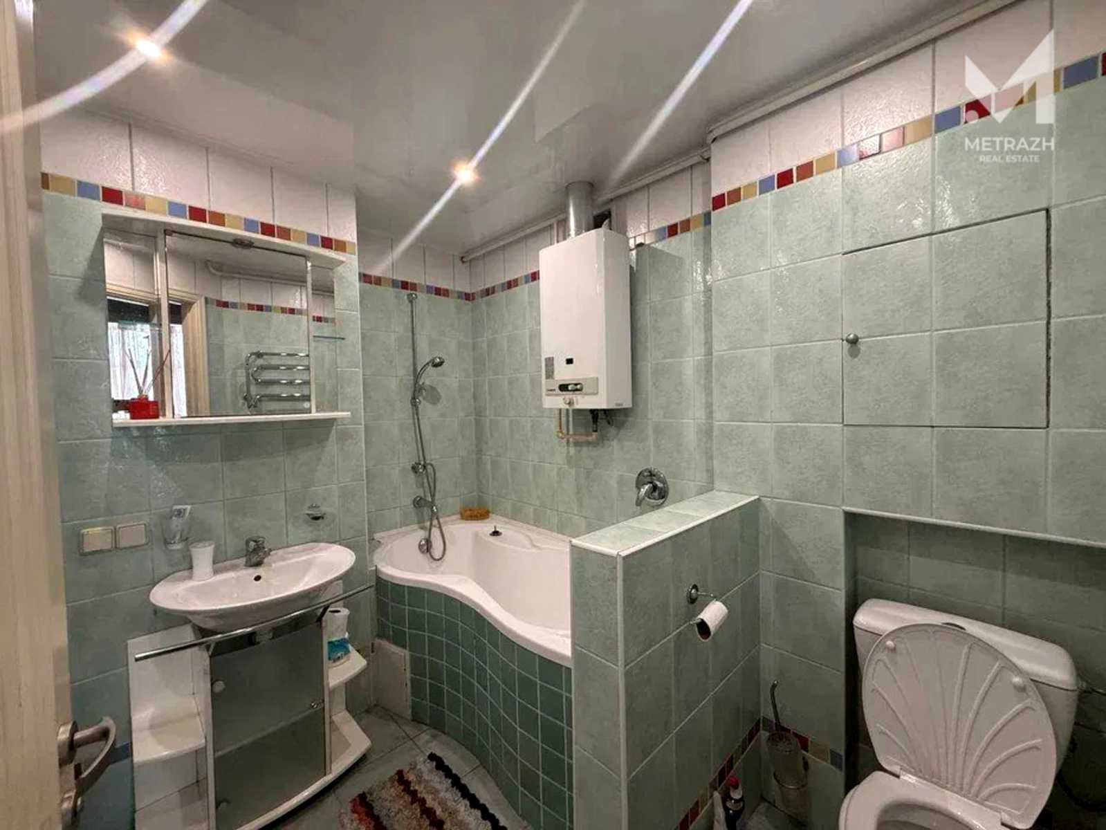 1877761936744065