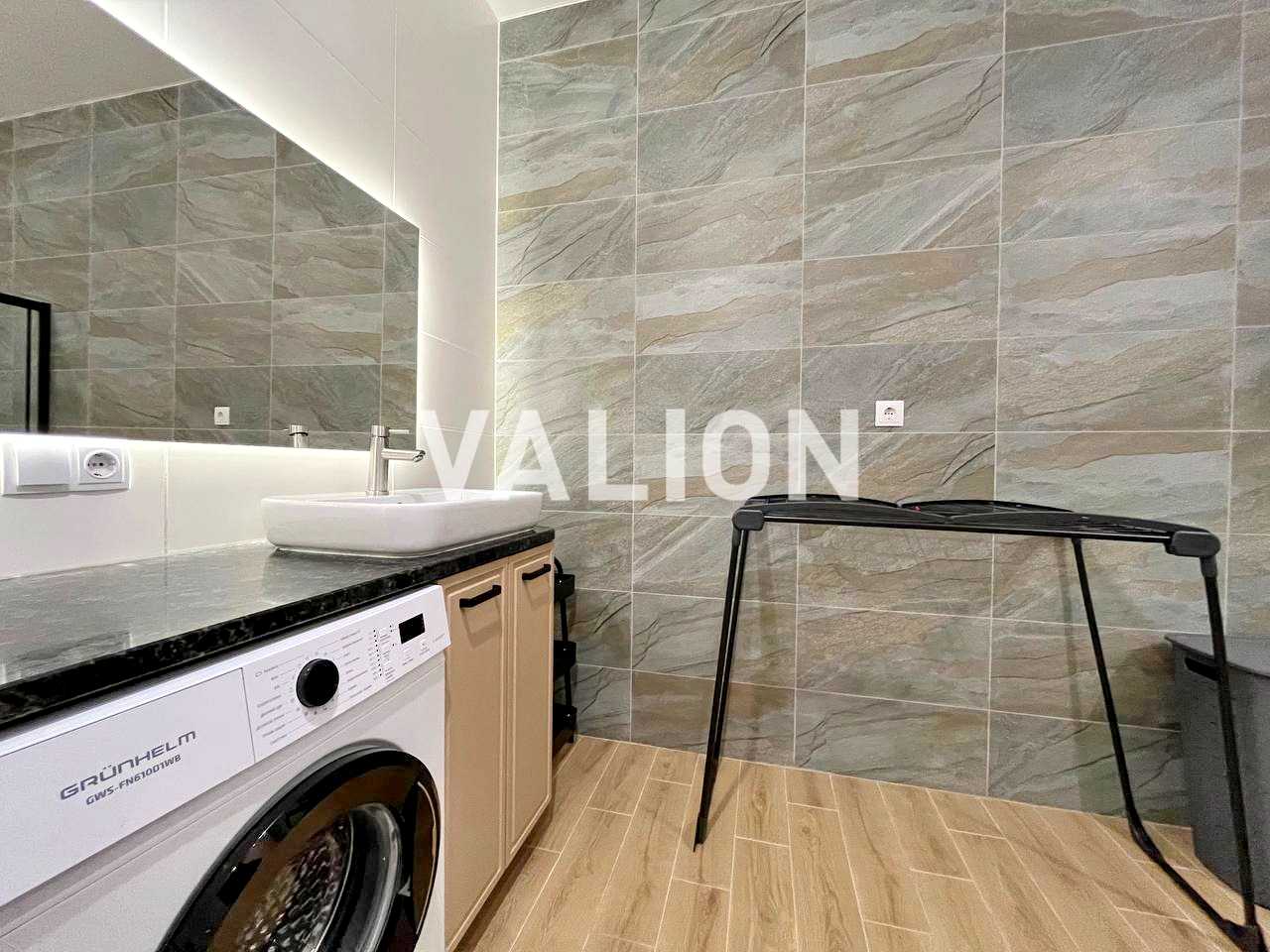1877764268921671