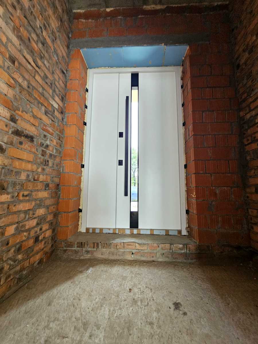 1877764315873394