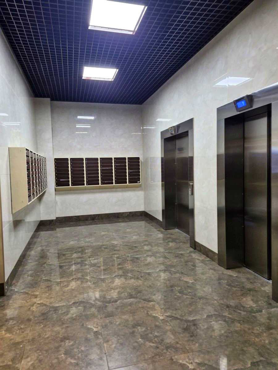 1877765328600373