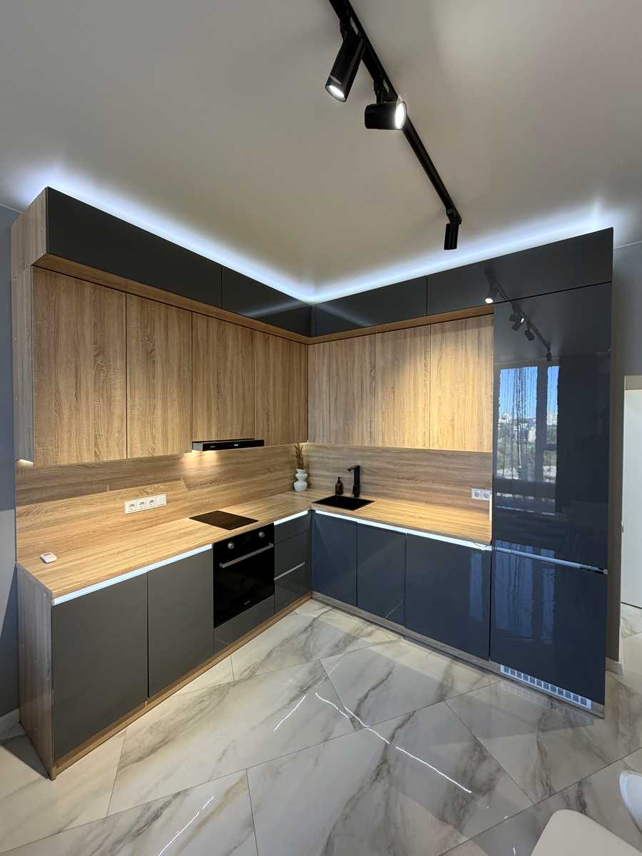 1877766746263906