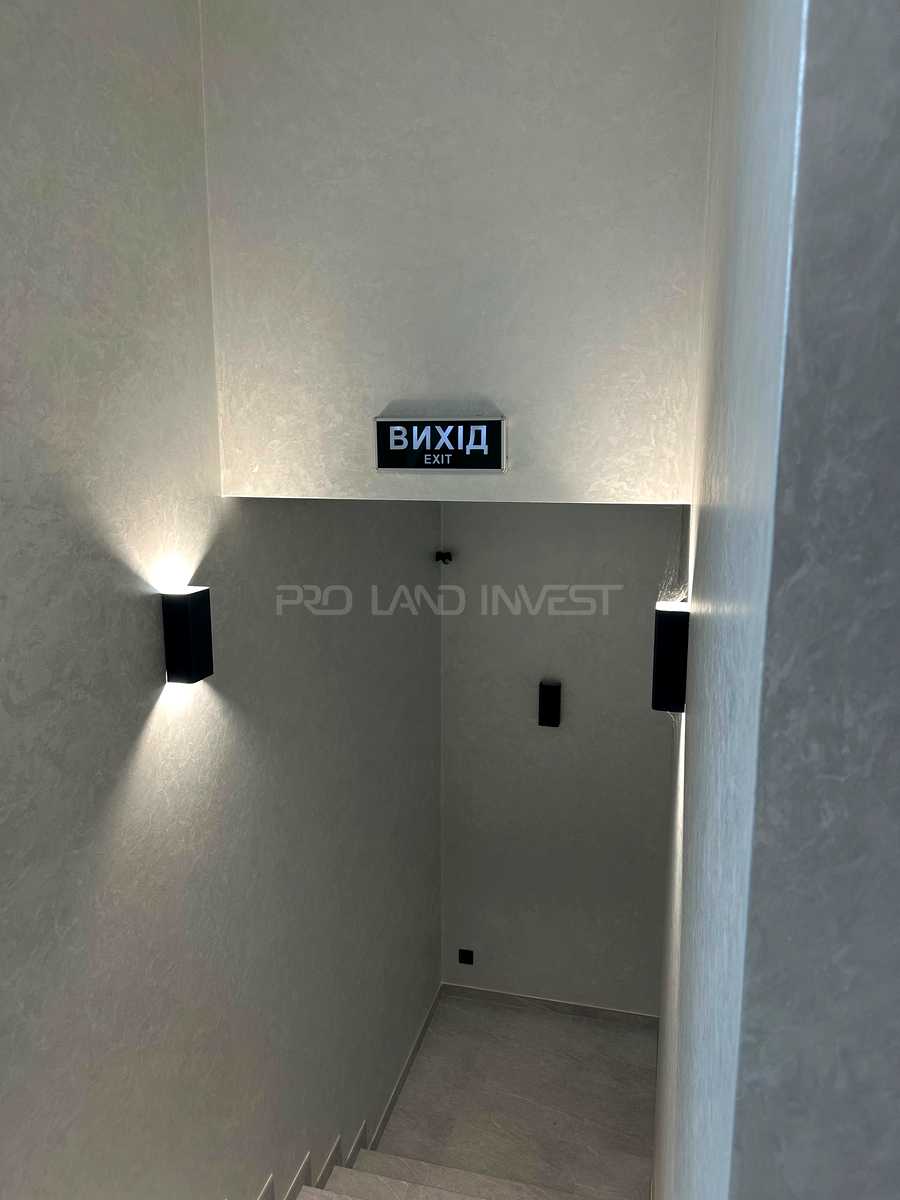 1877767195692378