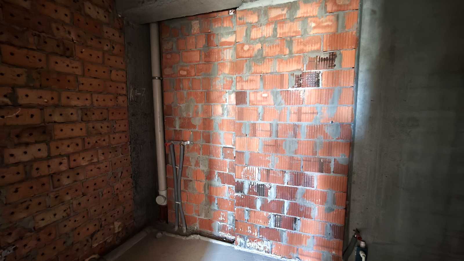 1877767446668859