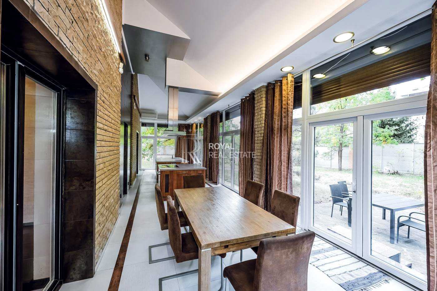 1877767907598930