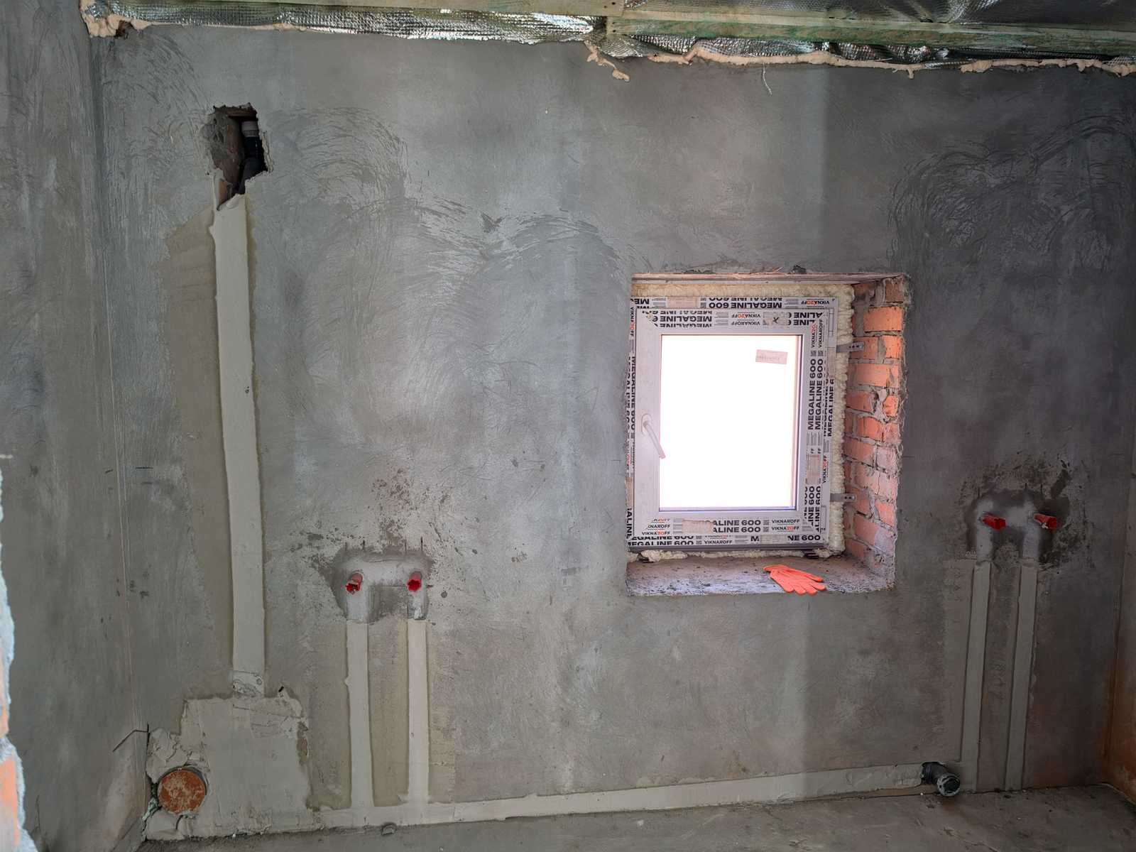 1877767965706317