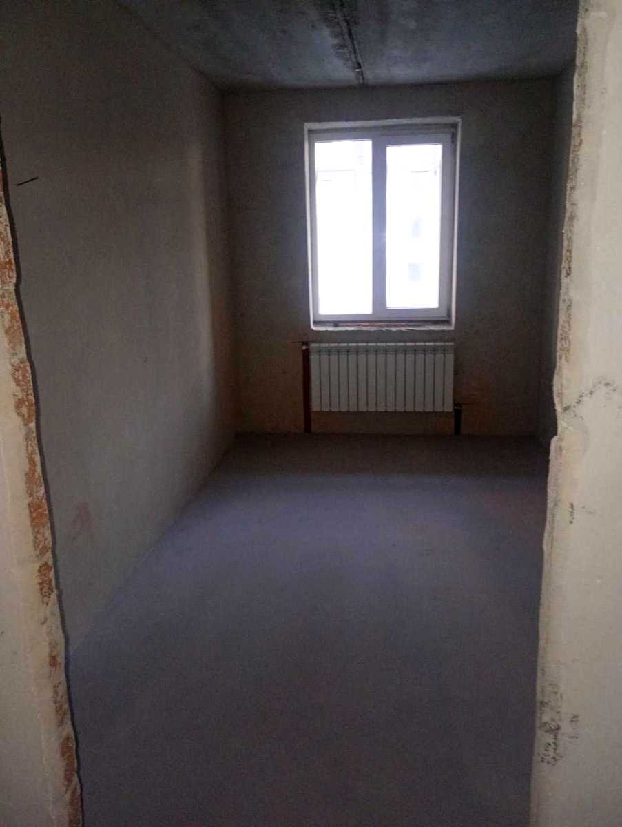1877769629860093