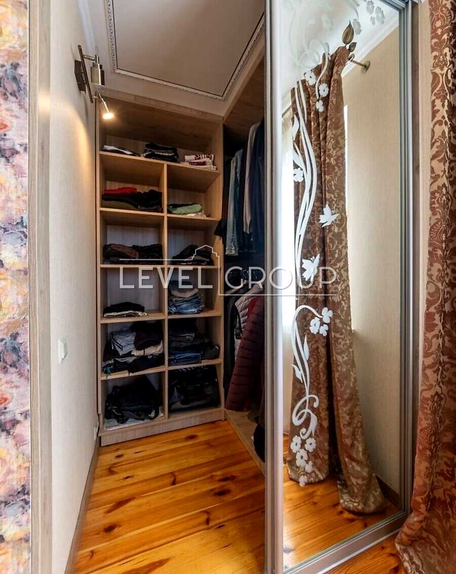 1877769659582689