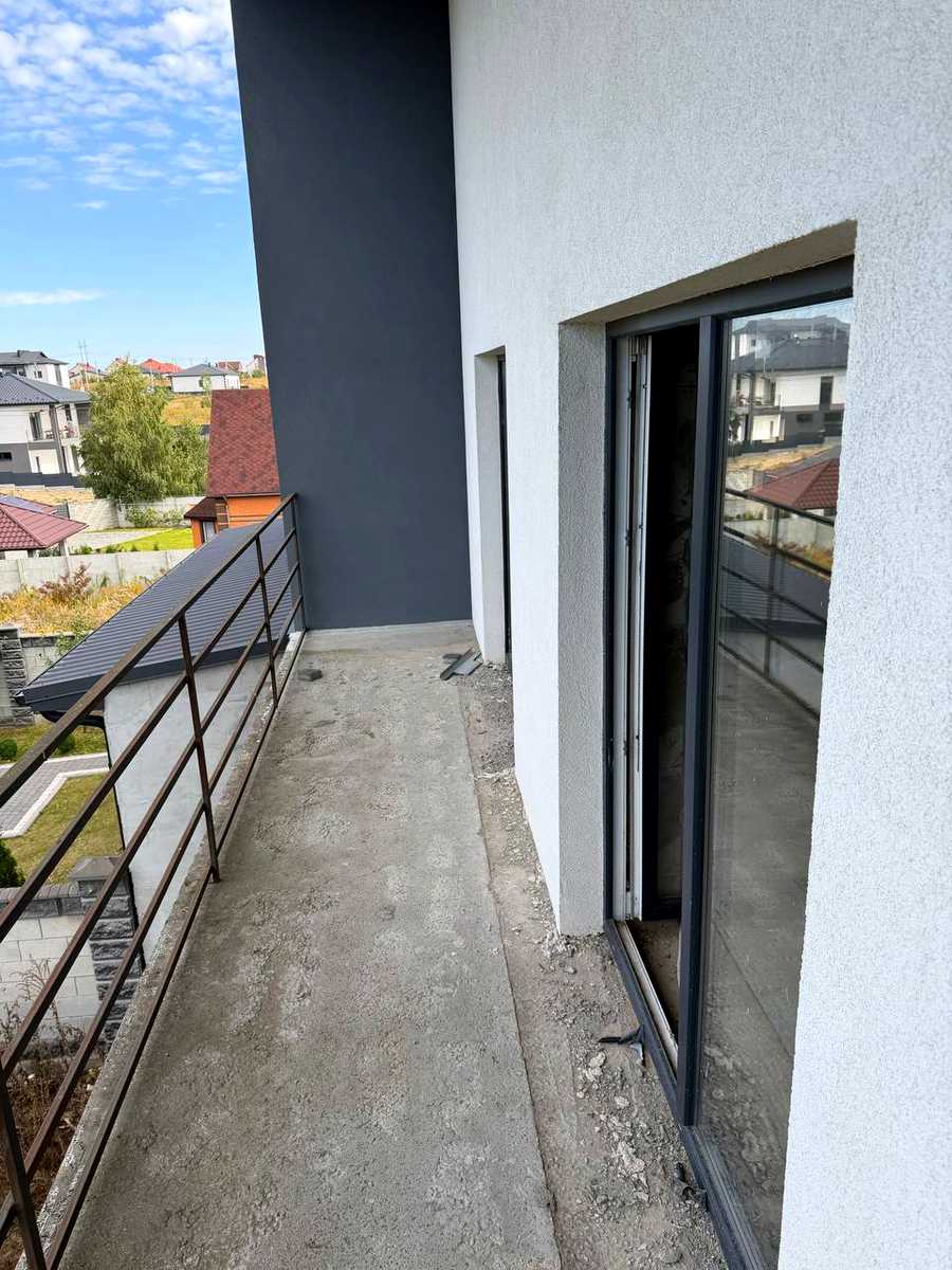 1877769709768867