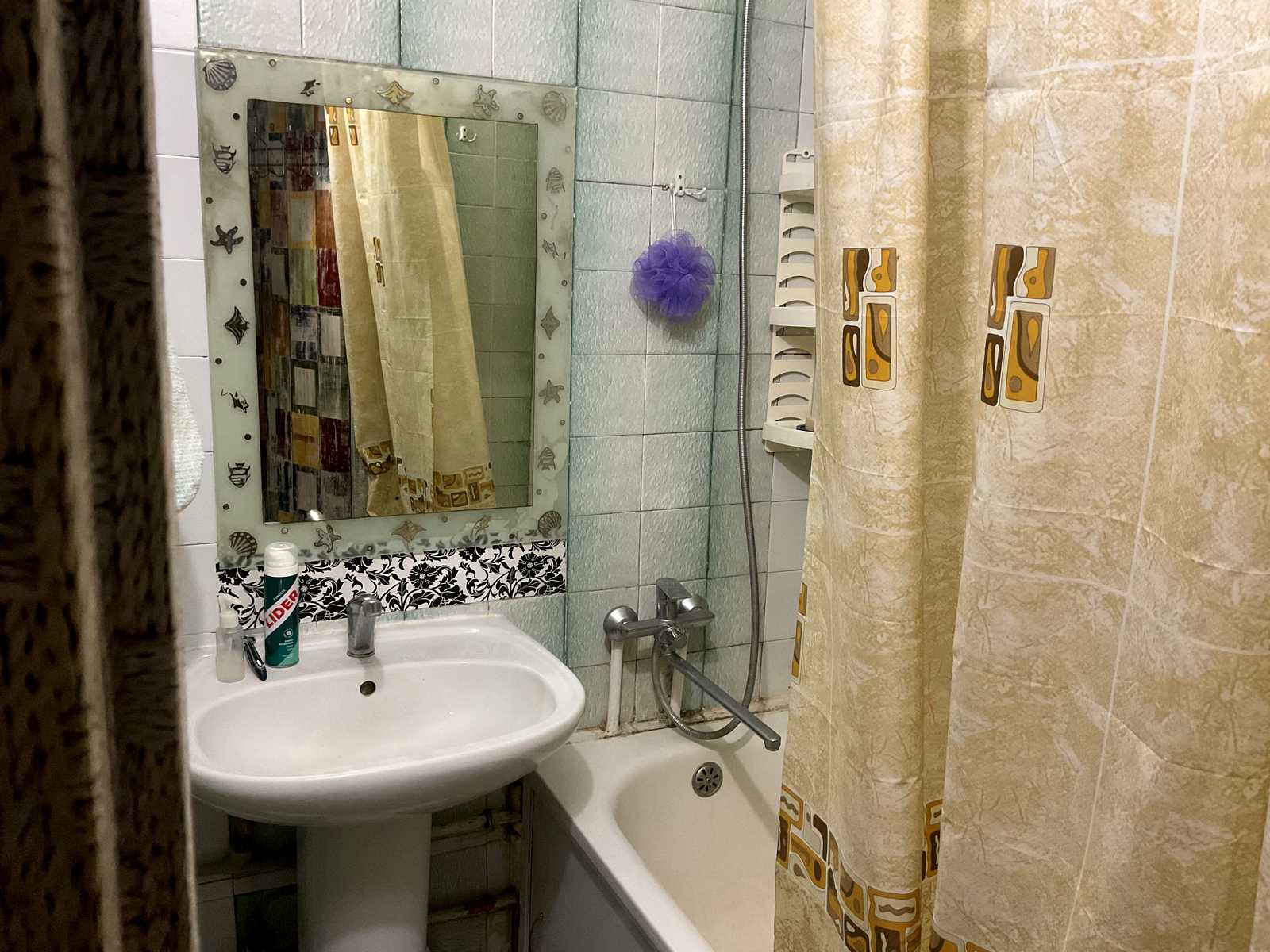 1877774408817159