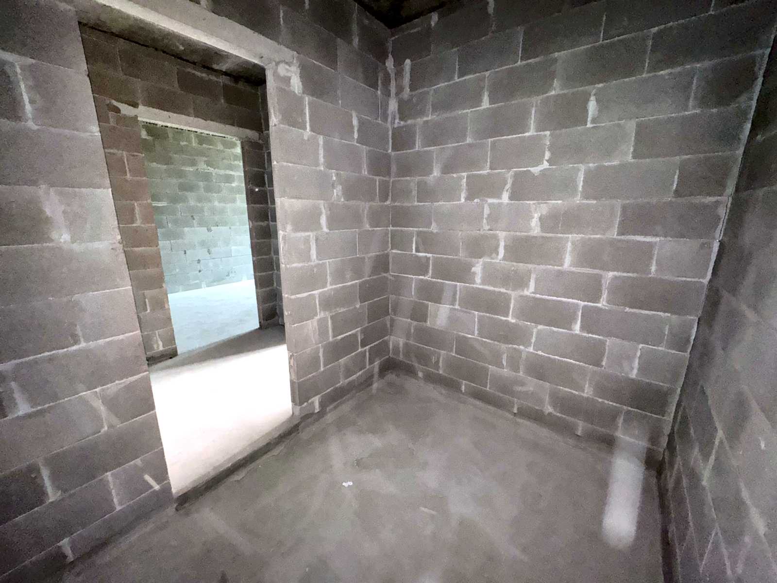 1877790646116663
