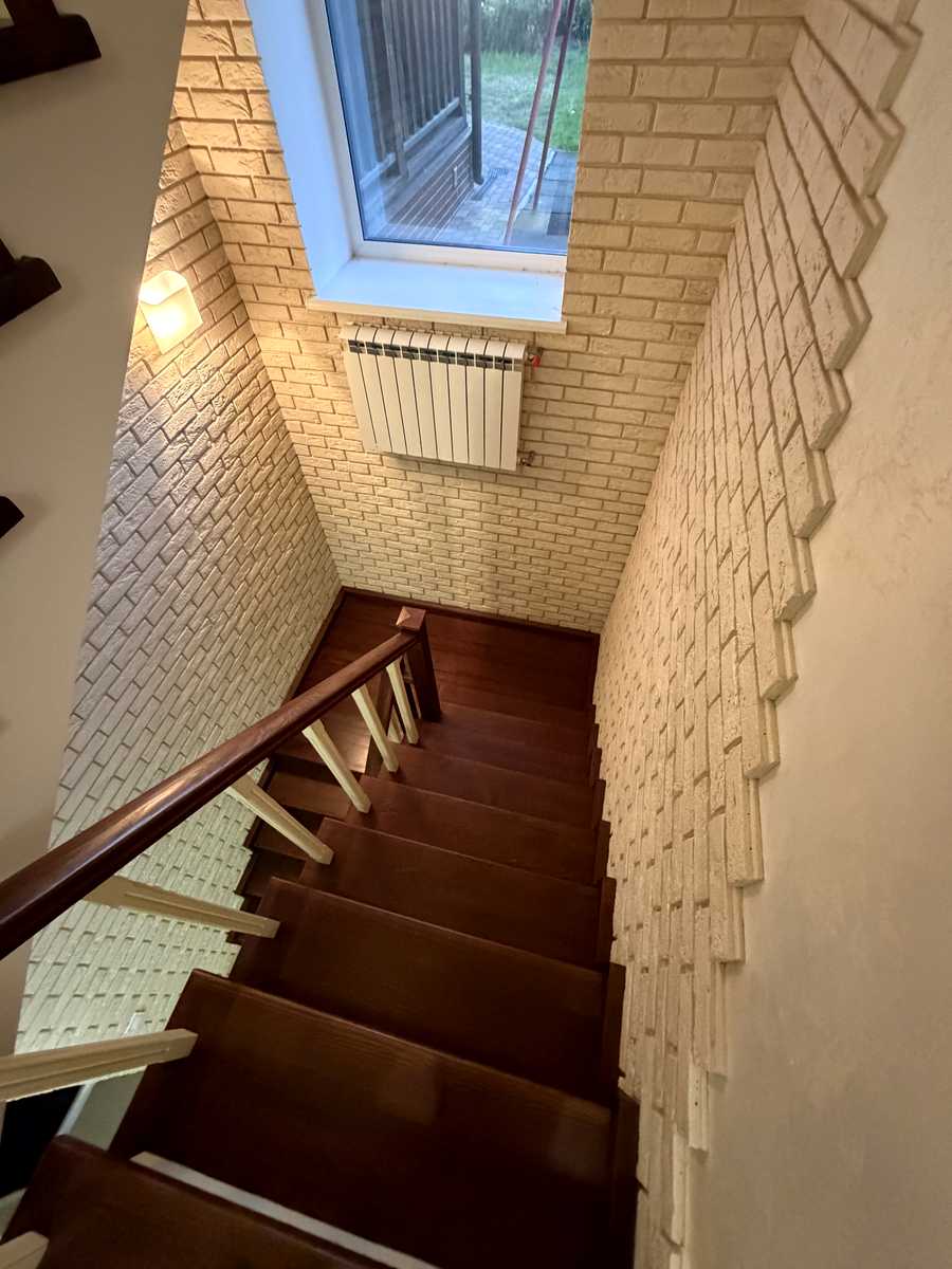 1877821025081553
