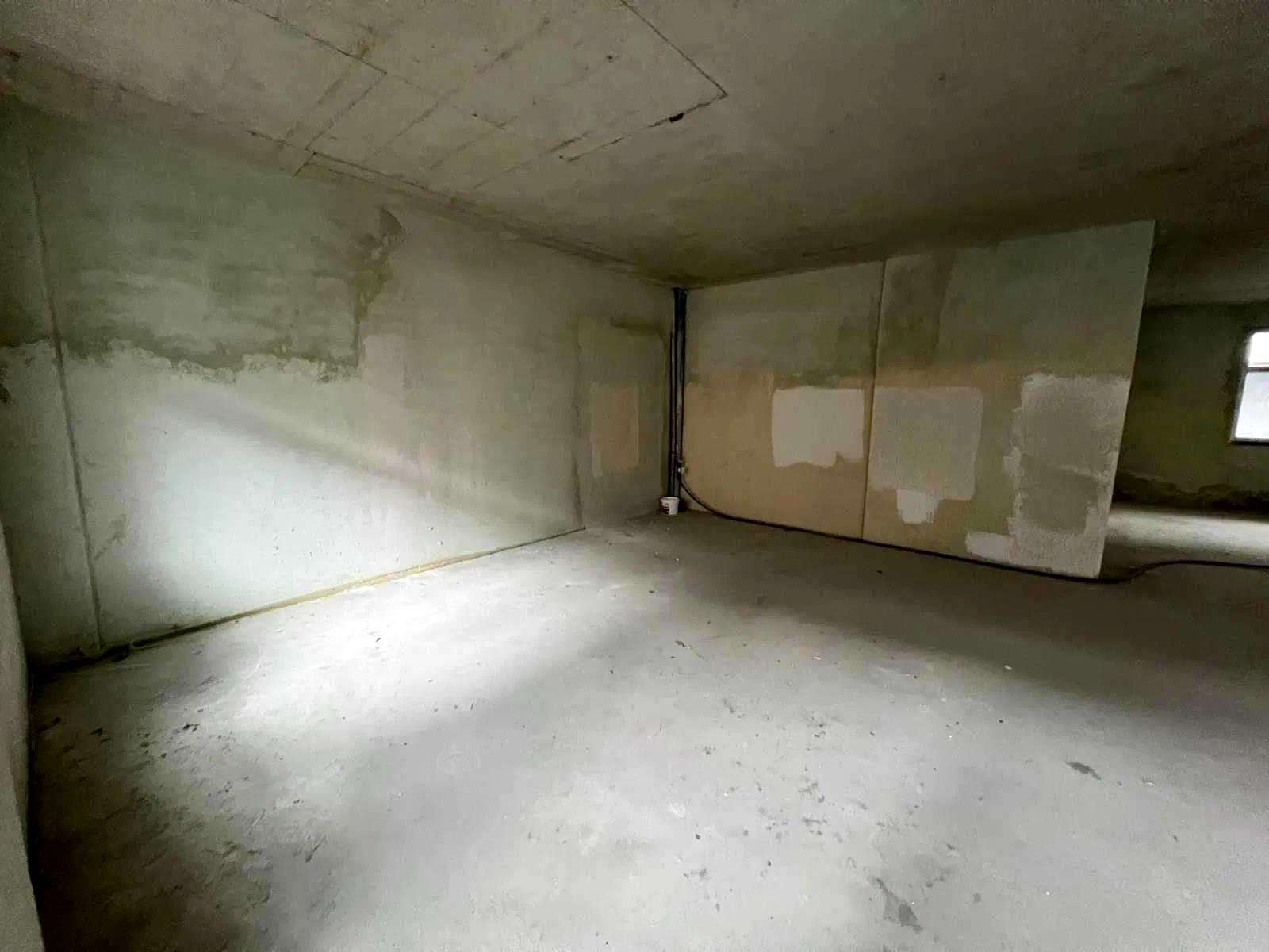 1877828095659416