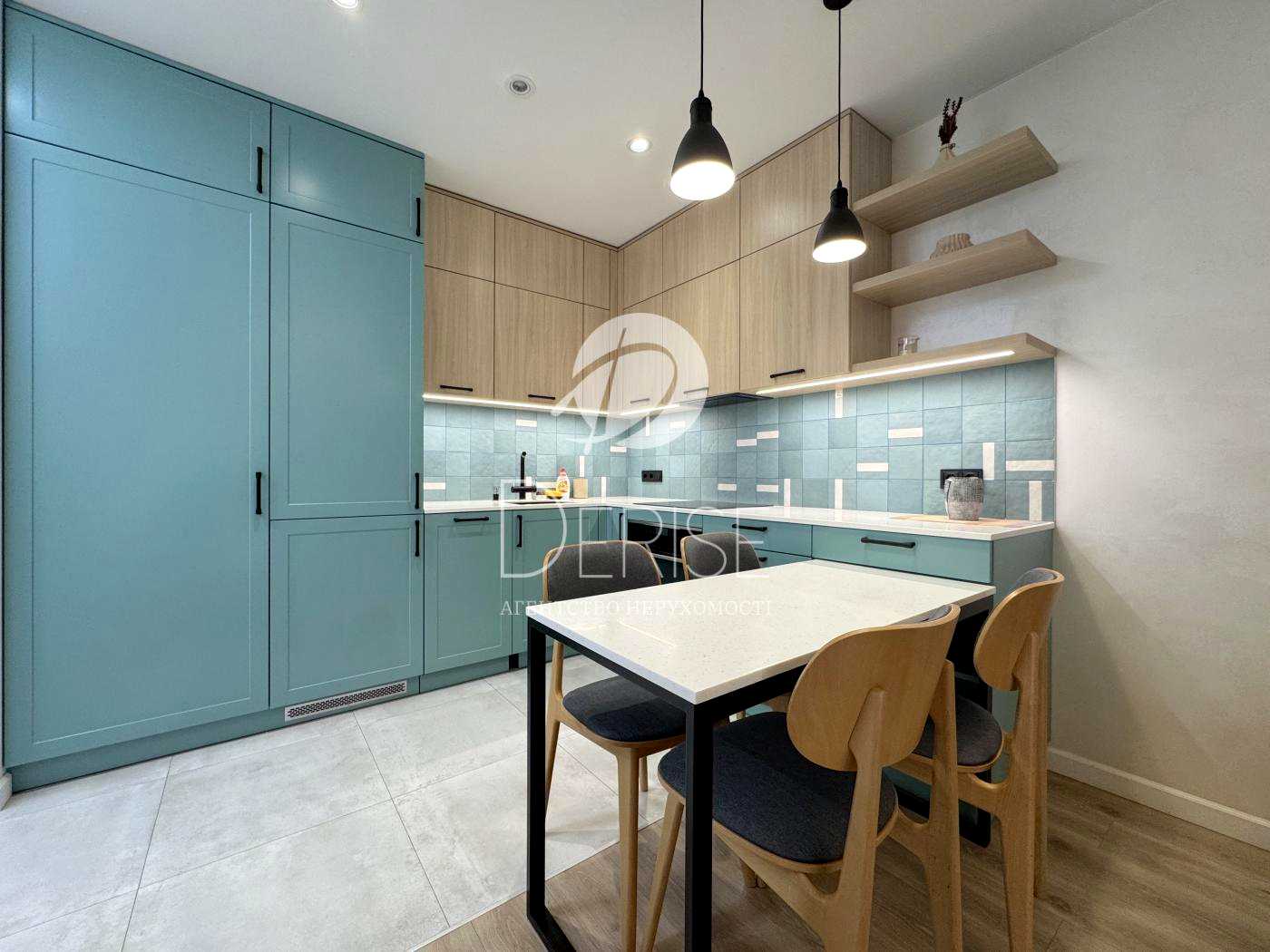 1877828210103877