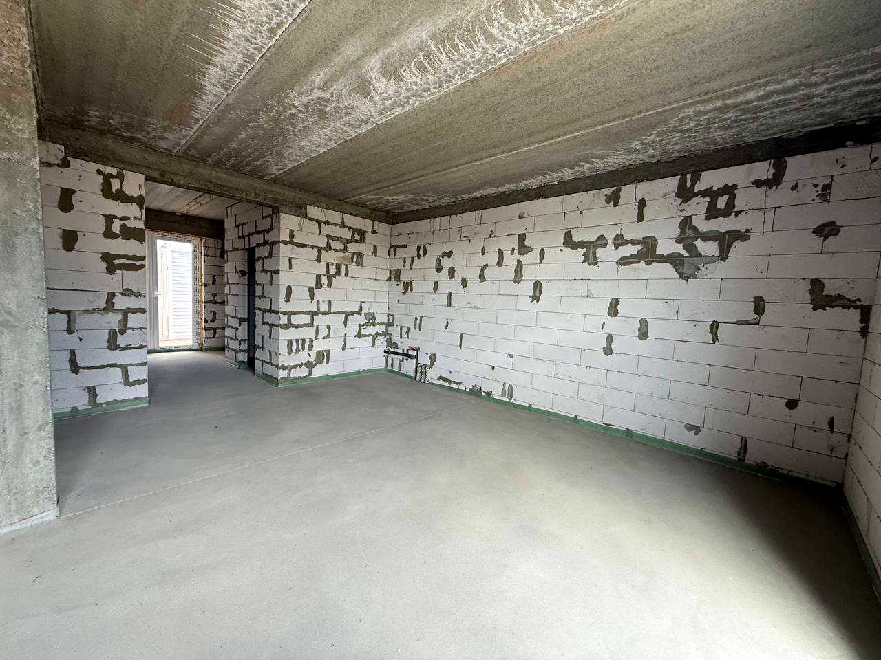 1877830163180285