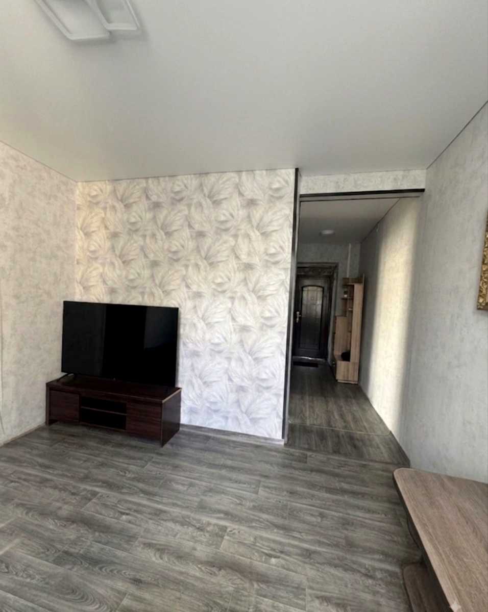 1877831175966781