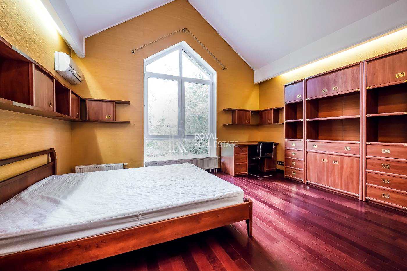 1877833340618985