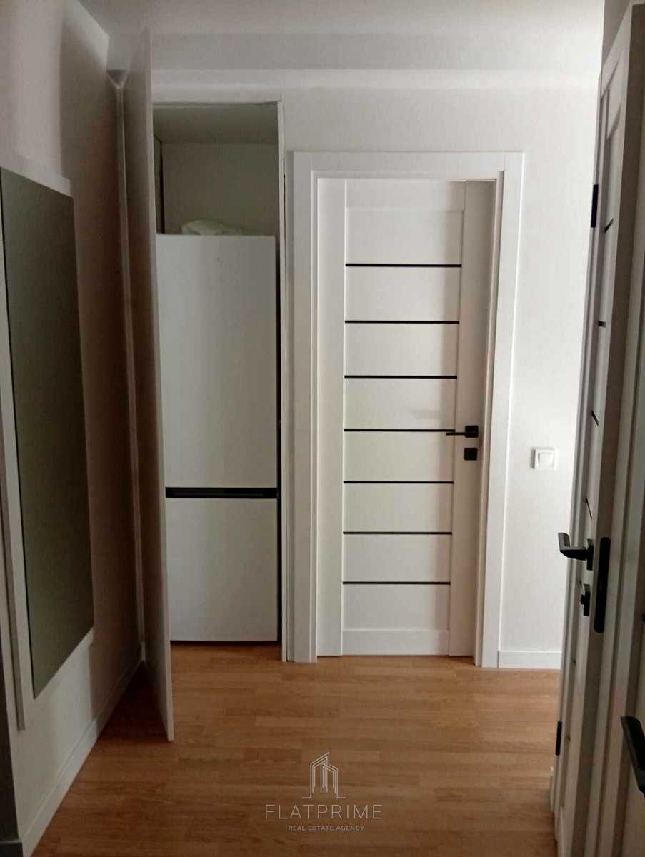 1877833732021305