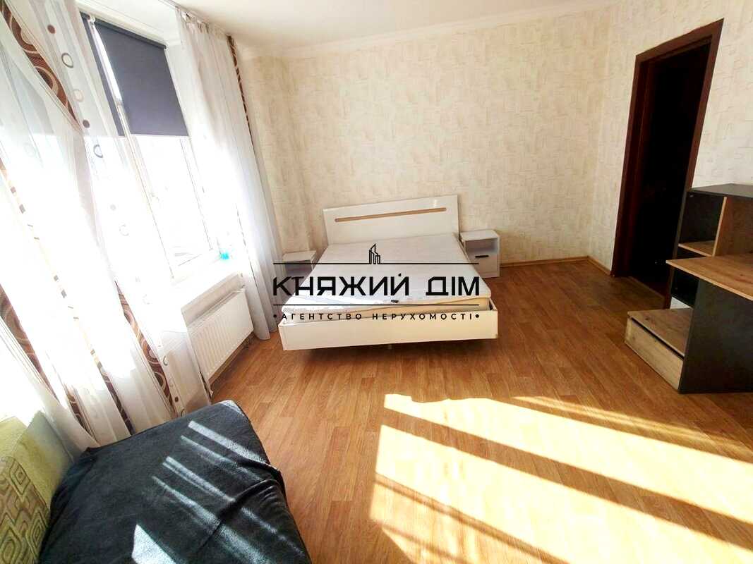 1877835489429504
