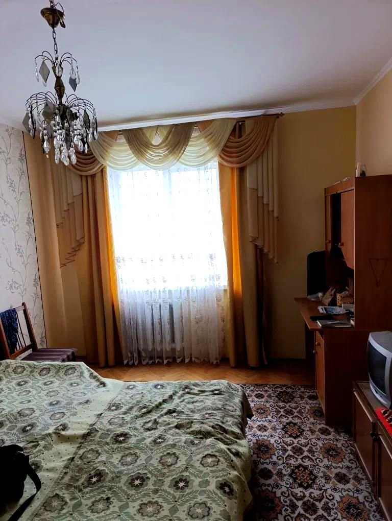 1877836055749156