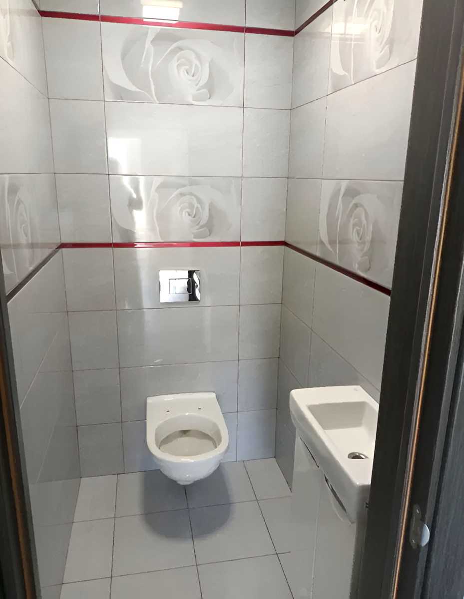 1877836593640176