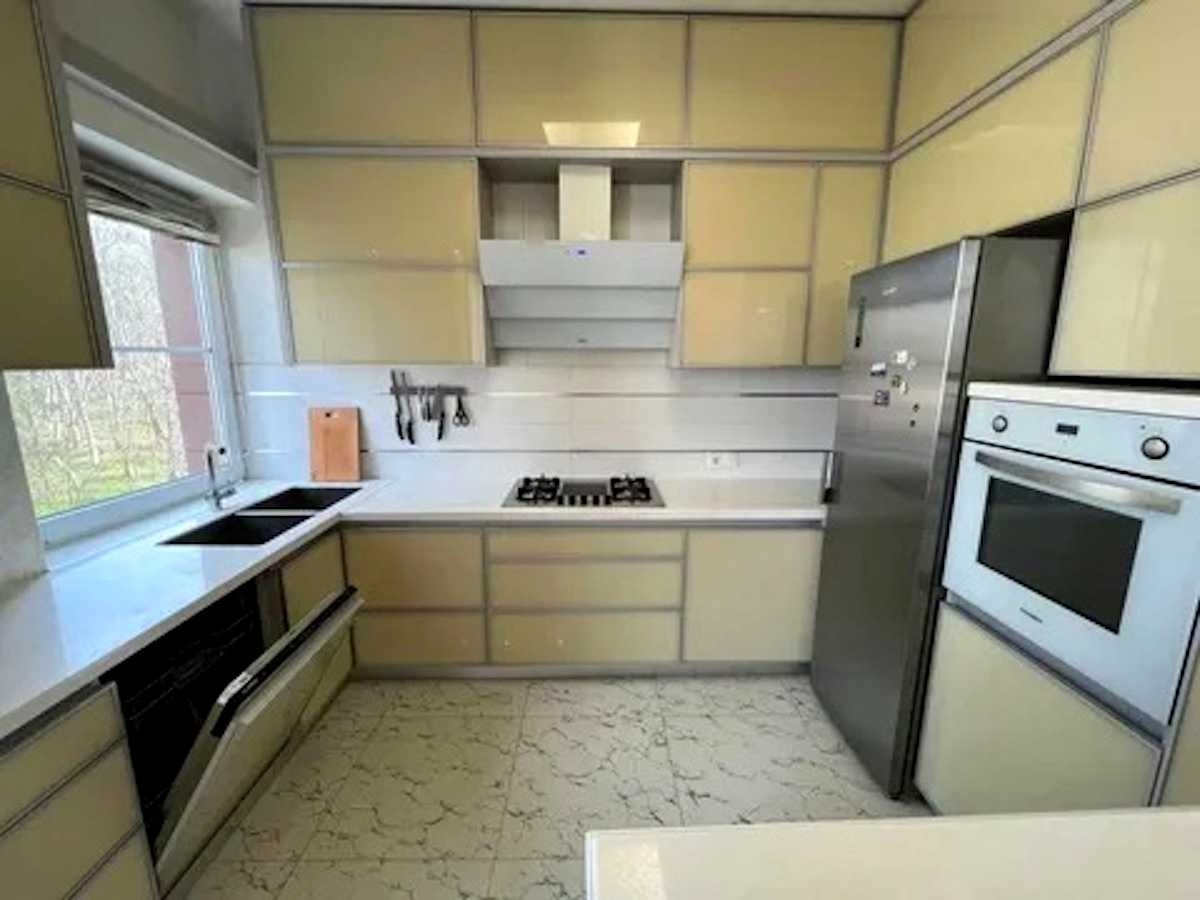 1877837008758588